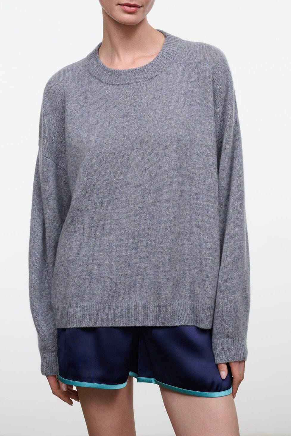 Serrano Cashmere Relaxed Crew | Ash