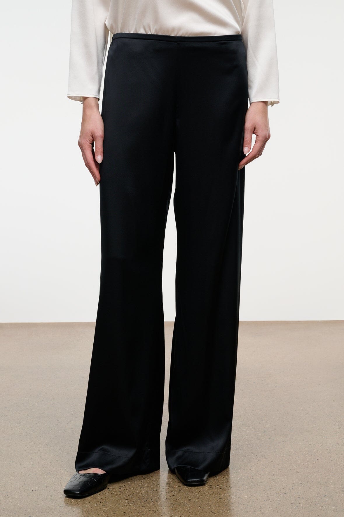 Stroll Silk Pant | Black